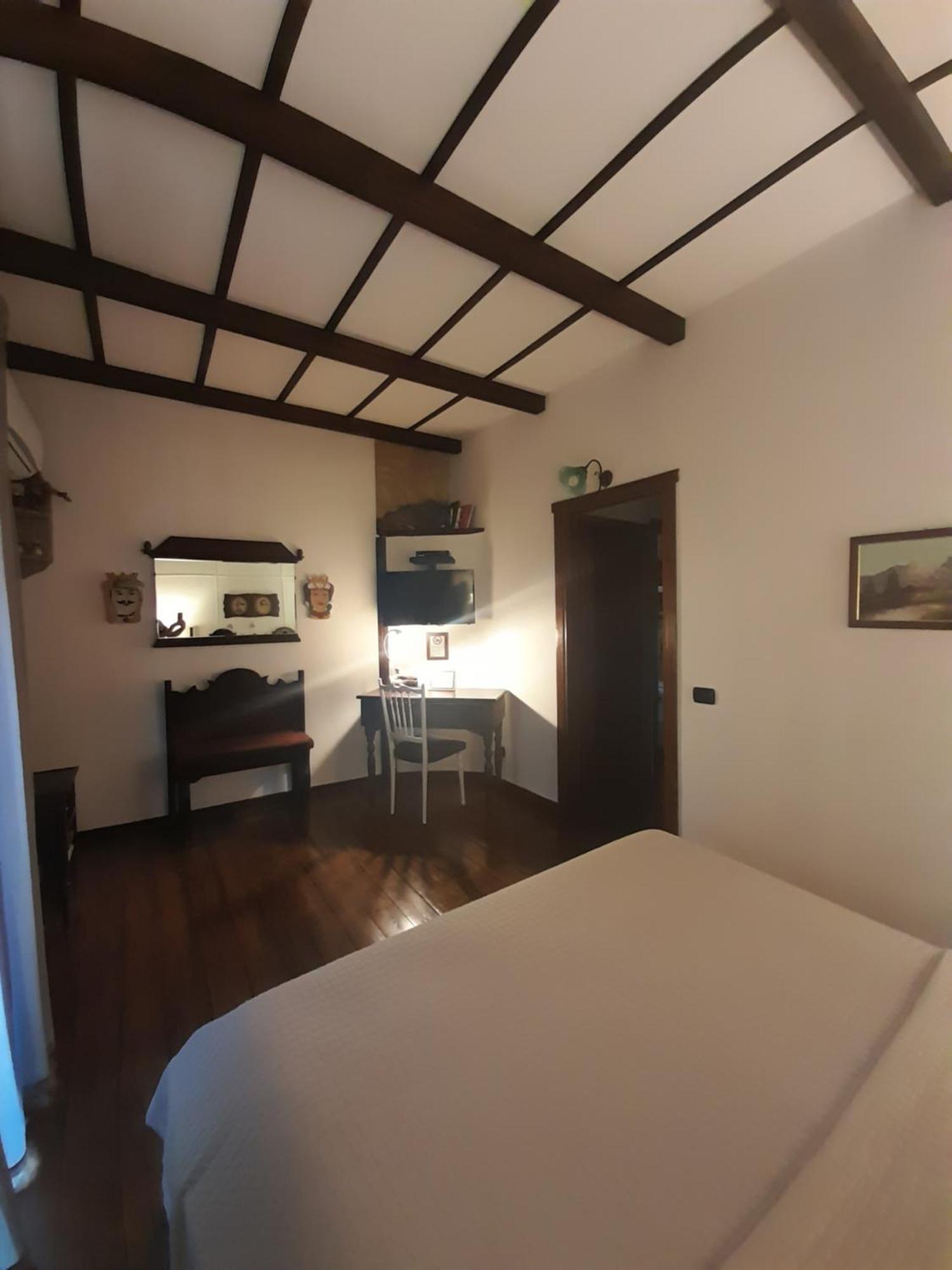 Antica Dimora Historic Building Bed and Breakfast Έννα Εξωτερικό φωτογραφία