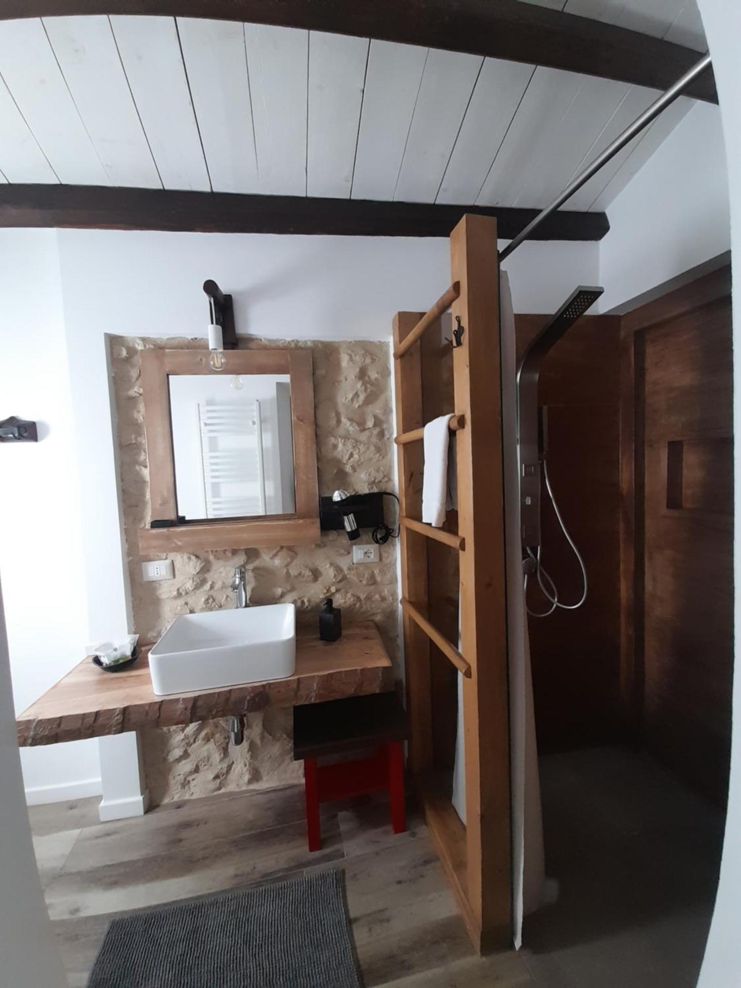 Antica Dimora Historic Building Bed and Breakfast Έννα Εξωτερικό φωτογραφία
