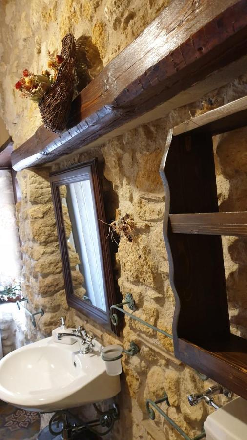 Antica Dimora Historic Building Bed and Breakfast Έννα Εξωτερικό φωτογραφία